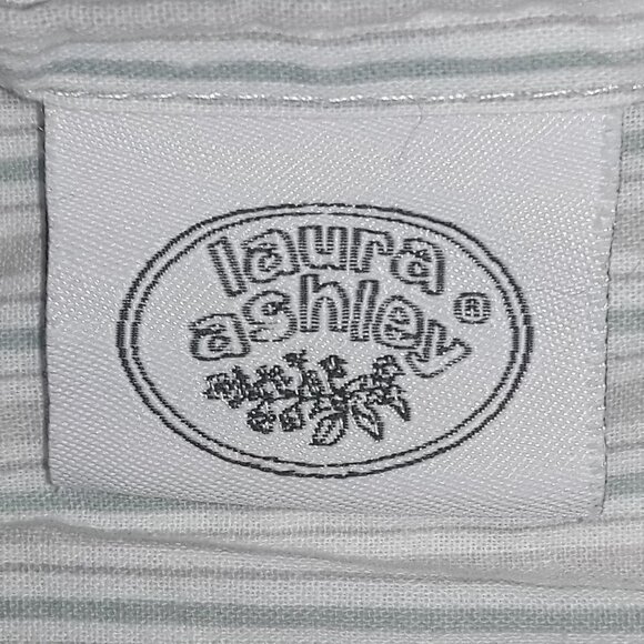 Laura Ashley pair of shams (Standard) (22" x 28") teal & white print, - Picture 5 of 5